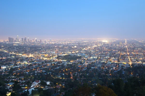 Los angeles ορίζοντα στο κέντρο της πόλης τη νύχτα — Φωτογραφία Αρχείου