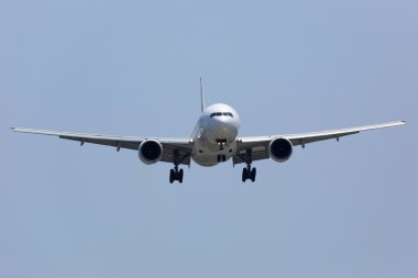 uçak kısa bir süre önce açılış yaklaşıyor