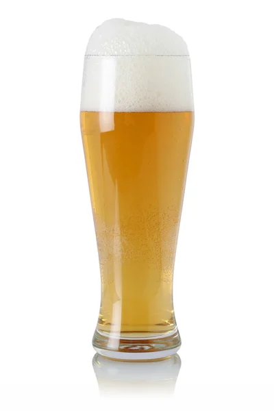 Bier in glas met schuim — Stockfoto