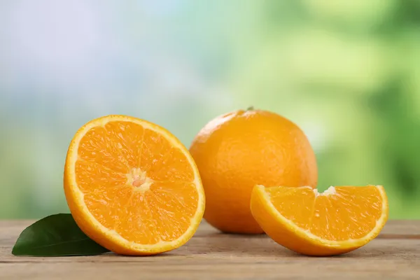Апельсины летом с копирайтом — стоковое фото