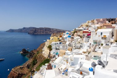 Yunanistan 'daki Santorini adası tatilleri Oia kenti Akdeniz' i rüzgar değirmenleri Santorin Greek ile geziyor