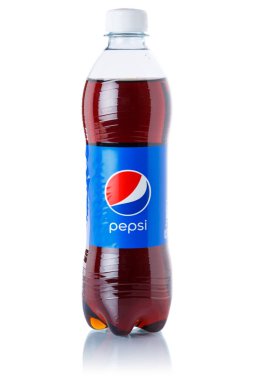 Stuttgart, Almanya - 24 Ağustos 2021 Pepsi Cola limonata meşrubat şişesi Stuttgart, Almanya 'da beyaz bir arka planda izole.