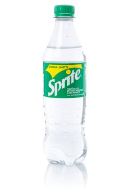 Stuttgart, Almanya - 29 Ağustos 2021 Sprite limonata meşrubat şişesi Stuttgart, Almanya 'da beyaz bir arka planda izole edilmiş.