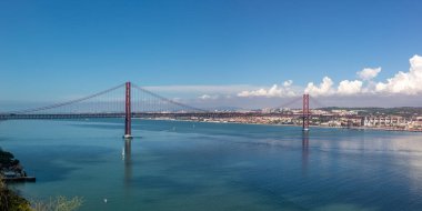 Lizbon Portekiz Köprüsü Ponte 25 de Abril Tejo Nehri üzerinde Panorama şehri seyahati