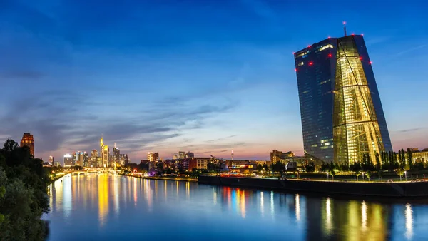 Frankfurt Panorama Ecb Evropská Centrální Banka Hlavní Panorama Mrakodrapu Řeky — Stock fotografie