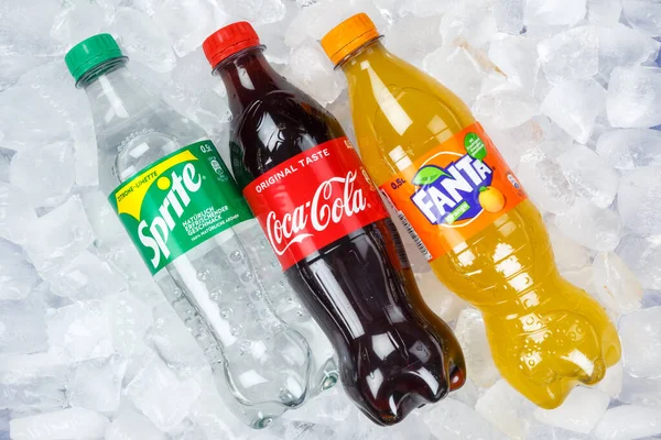 Stuttgart Niemcy Sierpnia 2021 Coca Cola Coca Cola Fanta Napoje — Zdjęcie stockowe