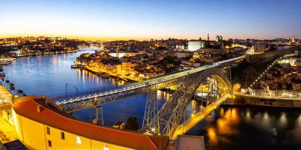 Porto Portugal Con Puente Ponte Dom Luis Douro Ciudad Del —  Fotos de Stock