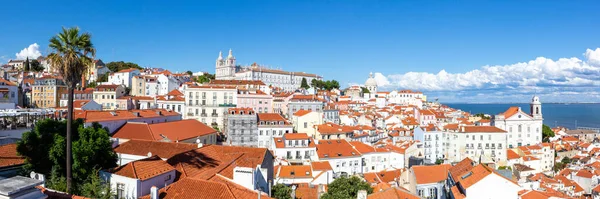 Lisboa Portugal Ciudad Vista Del Casco Antiguo Alfama Con Iglesia — Foto de Stock