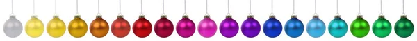 Kerstballen Decoratie Banner Kleurrijk Een Rij Geïsoleerd Een Witte Achtergrond — Stockfoto