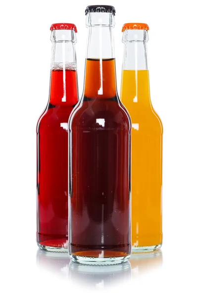 Drankjes Limonade Cola Drinken Softdrinks Flessen Geïsoleerd Een Witte Achtergrond — Stockfoto