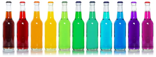 Napoje Lemoniada Cola Pić Wiele Napojów Bezalkoholowych Butelki Rzędzie Izolowane — Zdjęcie stockowe