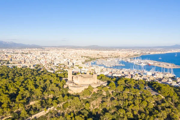 Castell Bellver Linna Palma Mallorca Satama Matka Matkustaa Loma Antenni — kuvapankkivalokuva