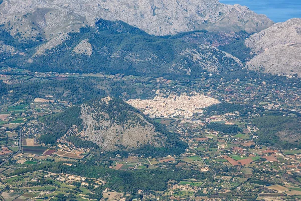 西班牙Mallorca航景照片上Pollenca附近的Santuari Mare Deu Del Puig修道院 — 图库照片