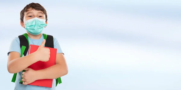 Niño Estudiante Pequeño Niño Pequeño Con Máscara Facial Contra Coronavirus — Foto de Stock