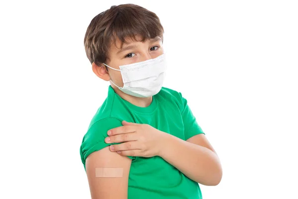 Barn Barn Med Gips Efter Coronavirus Vaccination Bär Ansiktsmask Mot — Stockfoto