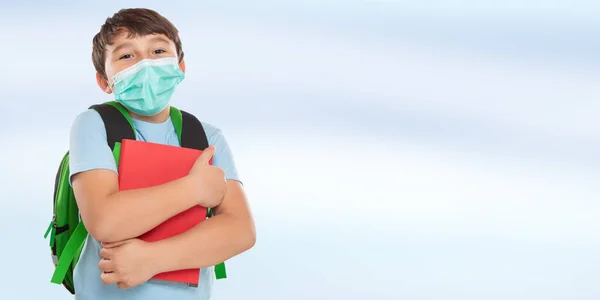 Niño Joven Estudiante Niño Pequeño Con Máscara Facial Contra Virus — Foto de Stock