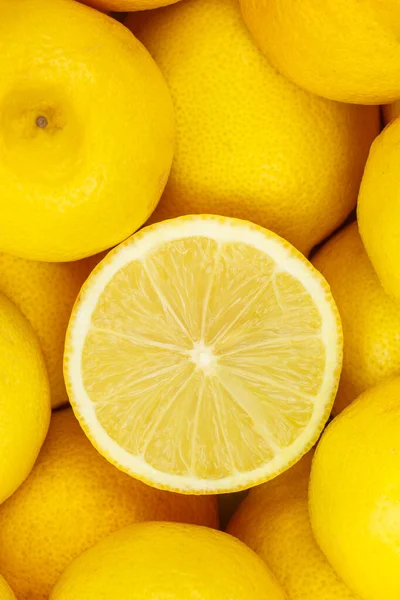 レモンの実レモンの果実の背景上からの肖像画のフォーマットトップビュー — ストック写真