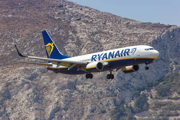 希腊桑托里尼 2021年8月4日Ryanair波音737 800飞机在希腊桑托里尼机场 Jtr — 图库照片