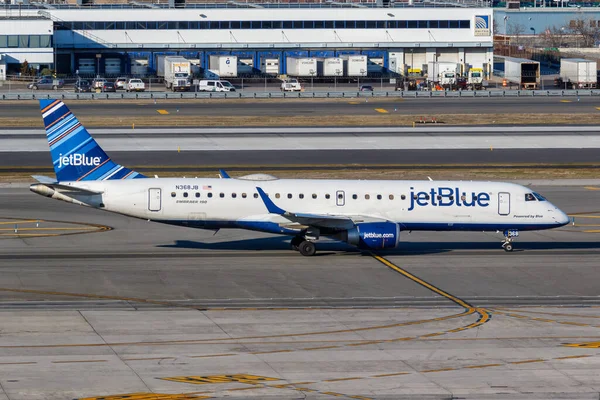 New York United States March 2020 Jetblue Embraer 190 Airplane — Stock Photo, Image