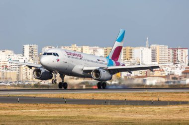 Faro, Portekiz - 25 Eylül 2021 Eurowings Airbus A319, Faro Havaalanı (FAO).