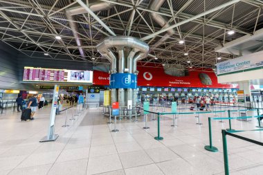 Lizbon, Portekiz - 25 Eylül 2021 Lizbon Havaalanı Terminali (LIS).