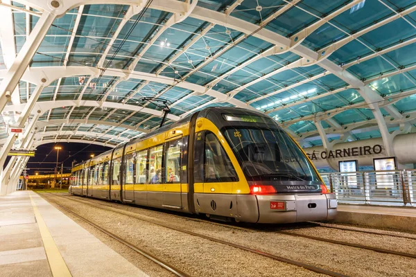 Porto Portugal September 2021 Modern Lätt Järnväg Metro Porto Spårvagn — Stockfoto