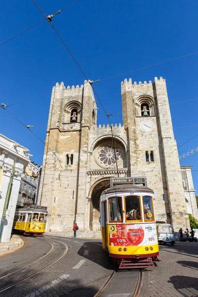 Lissabon Portugal September 2021 Lissabon Tram Openbaar Vervoer Transitoverkeer Kathedraal — Stockfoto