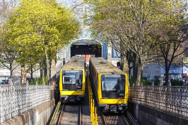 Berlín Alemania Abril 2021 Metro Bahn Trenes Subterráneos Tipo Plaza — Foto de Stock
