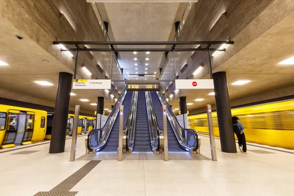 Berlino Germania Aprile 2021 Metropolitana Bahn Metro Station Unter Den — Foto Stock