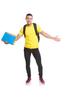 Kolej öğrencisi genç latin erkek vücut portresi mutlu bir gülümseme beyaz arka planda izole edilmiş.