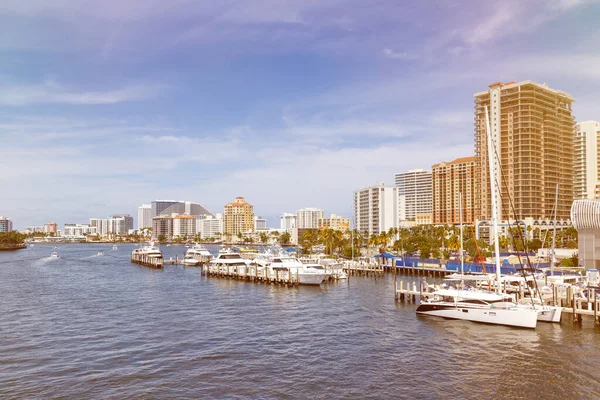 Fort Lauderdale Skyline Centrum Florida Stad Marina Båtar Båt — Stockfoto