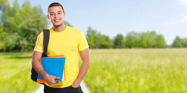 Estudante Jovem Parque Livre Aprendendo Banner Copyspace Cópia Espaço Sorrindo — Fotografia de Stock