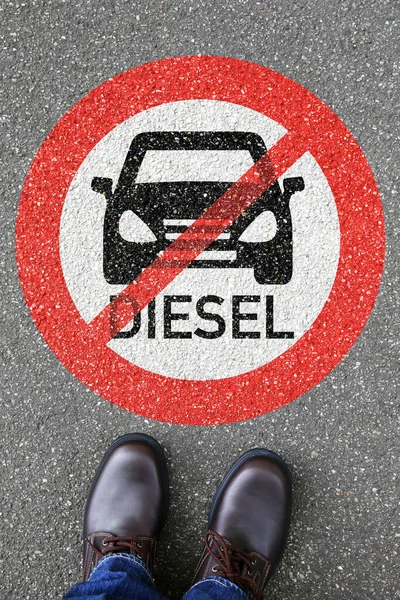Homem Pessoas Diesel Condução Proibição Estrada Sinal Rua Carro Retrato — Fotografia de Stock