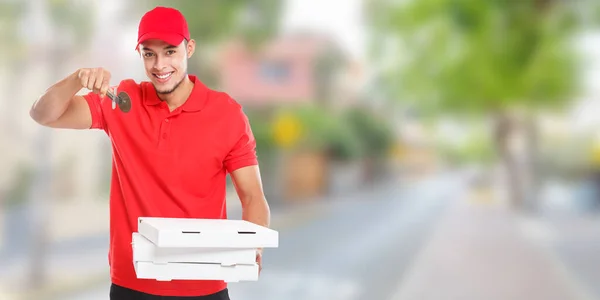 Cortador Pizza Entrega Comida Rápida Sonriente Joven Latino Ciudad Banner — Foto de Stock