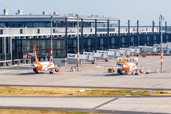 Berlijn Duitsland Augustus 2020 Vliegtuigen Van Easyjet Berlin Brandenburg Ber — Stockfoto