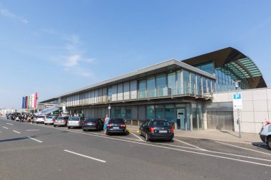 Dortmund, Almanya - Almanya 'da Dortmund Havaalanı' nın 10 Ağustos 2020 Terminal Binası.