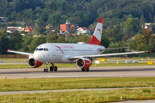 Zurich Швейцарія Липня 2020 Року Літак Austrian Airlines Airbus A319 — стокове фото