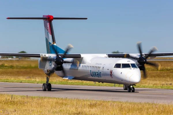 Luxemburg Luxembourg June 2020 Luxair Bombardier Dhc 400 Airplane Luxemburg — Stock Photo, Image