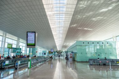 Barselona, İspanya - 21 Şubat 2022 Barselona Havaalanı Terminali (BCN).