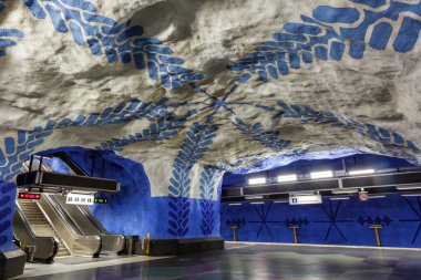 Stockholm, Schweden - 26. Juni 2013 Kunstvoll gestaltete U-Bahn Metro Tüneli Haltestelle İstasyonu T-Centralen, Stockholm, Schweden.
