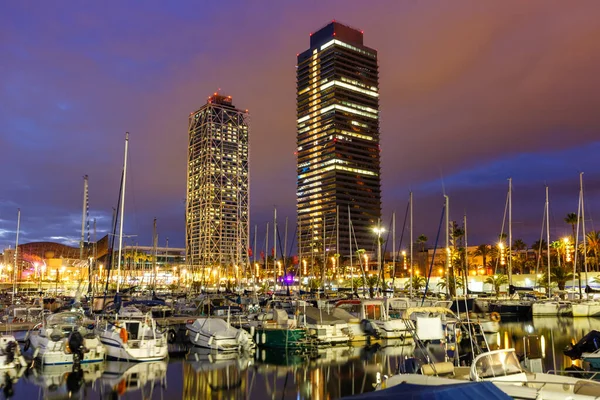 Barcelona Marina Porto Iate Porto Olimpic Cidade Cidade Crepúsculo Espanha — Fotografia de Stock