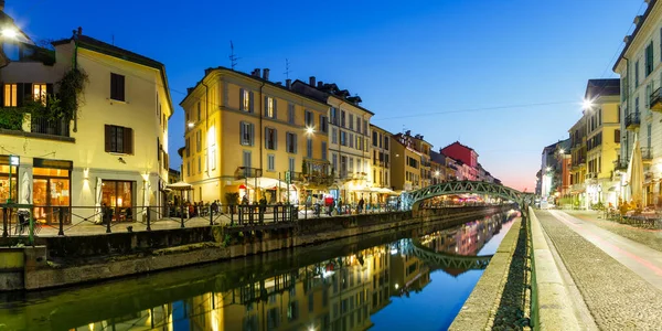 纳格利米兰 米拉诺餐馆和酒吧区旅行度假意大利城市蓝天全景 — 图库照片