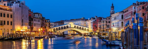 Venetië Rialtobrug Canal Grande Met Gondel Reizen Vakantie Stad Panorama — Stockfoto