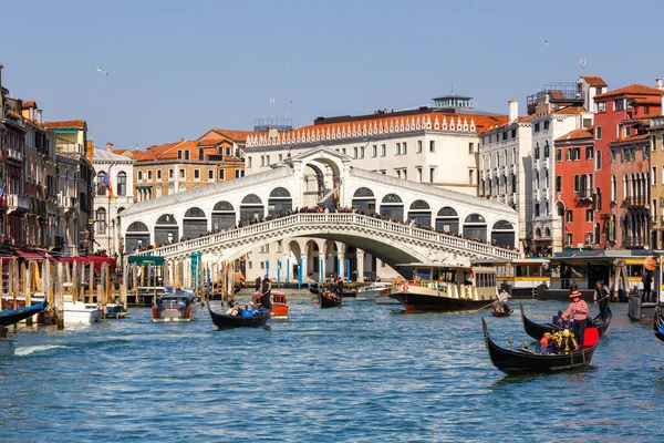 Venetië Rialto Brug Canal Grande Met Gondel Reizen Vakantie Stad — Stockfoto