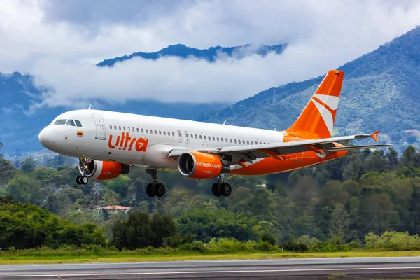 Medellín Colômbia Abril 2022 Avião Ultra Air Airbus A320 Aeroporto — Fotografia de Stock