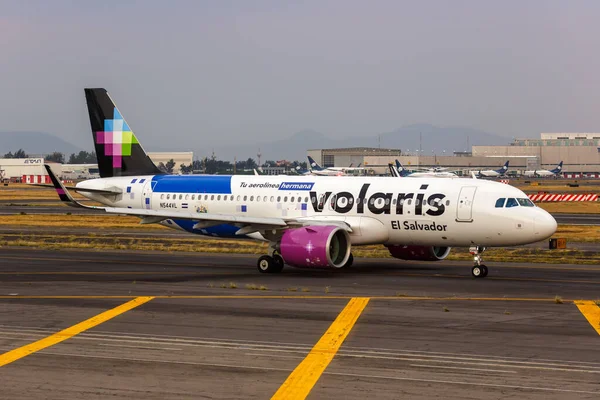 Cidade México México Abril 2022 Volaris Salvador Airbus A320Neo Airplane — Fotografia de Stock