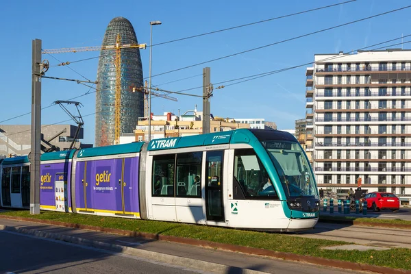 Barselona Spanya Şubat 2022 Modern Alstom Citadis Hafif Demiryolu Tramvayı — Stok fotoğraf