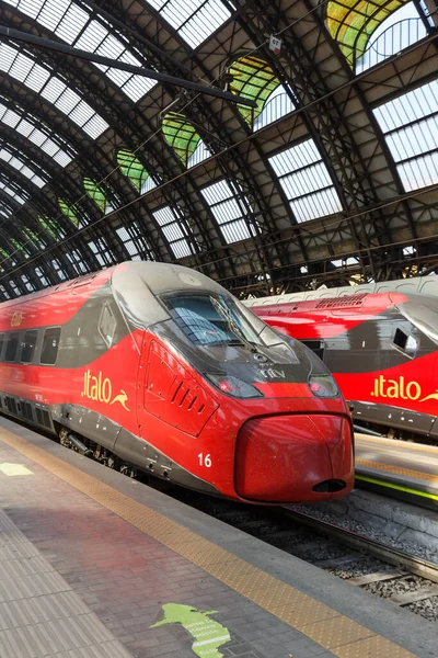 Milán Italia Marzo 2022 Italo Etr 675 Pendolino Trenes Alta —  Fotos de Stock