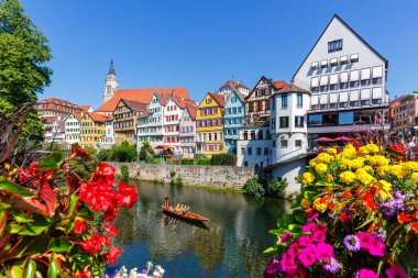 Tubingen Tuebingen, Almanya 'da seyahat eden Stocherkahn ile Neckar nehrinin kenti.