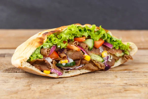 Doner Kebab Doner Kebap Fast Food Pain Plat Sur Une — Photo